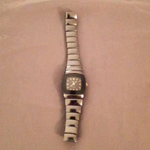 Vellaccio ladies watch - Picture 1 of 4